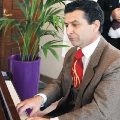 David Tukiqi: Dashuria Ime E Madhe