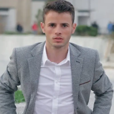 Tooni, Me Hapa Te Sigurt Ne Muzikë