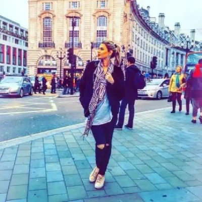 Kaltrina Me Një Foto Nga Londra