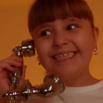 Nina Zeneli - Banana Molla Dardha Video