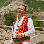 Mondi Dantes - Vjen Dashnia music video