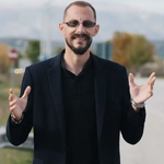 Berti Avduli - Do Vijë Nënë music video