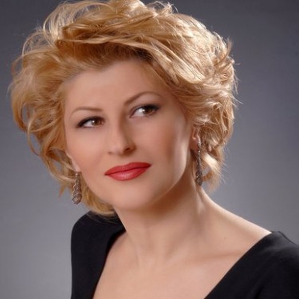 Alma Bektashi: Vitin E Ri Do E Festoj Me Familjen Në Tiranë