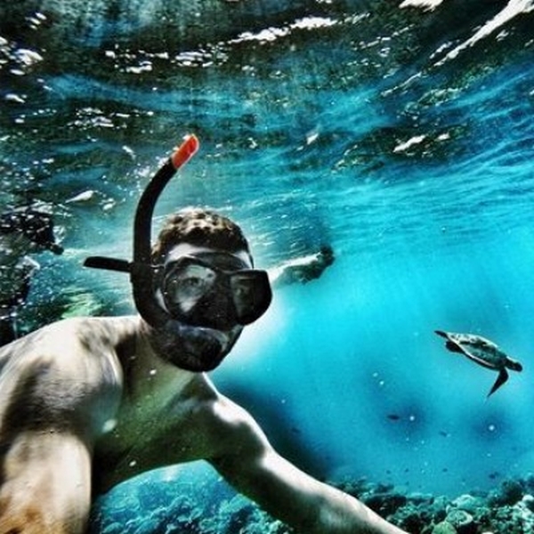 Ledri, Selfie Në Fund Të Oqeanit