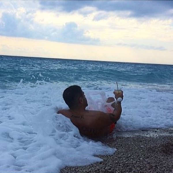 A I Frikësohet Noizy Thellësisë Në Det?