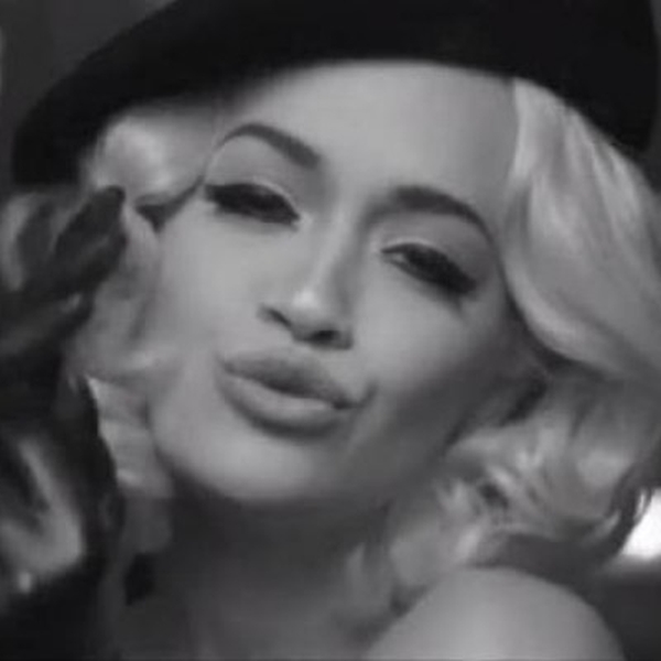 Rita Ora Publikon Videoklipin E Radhës